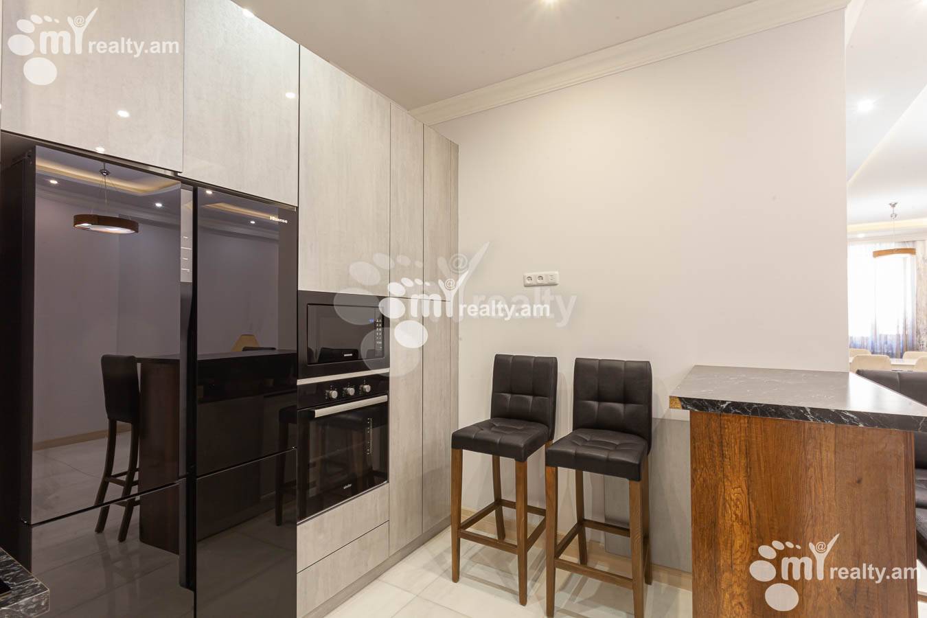 3 սենյականոց բնակարան վարձով Ամիրյան փող, Կենտրոն Երևան, 152995