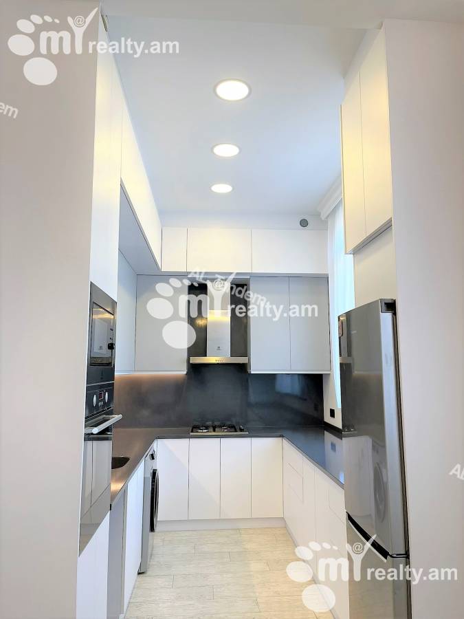 3 սենյականոց բնակարան  Կորյուն փող, Կենտրոն Երևան, 136180