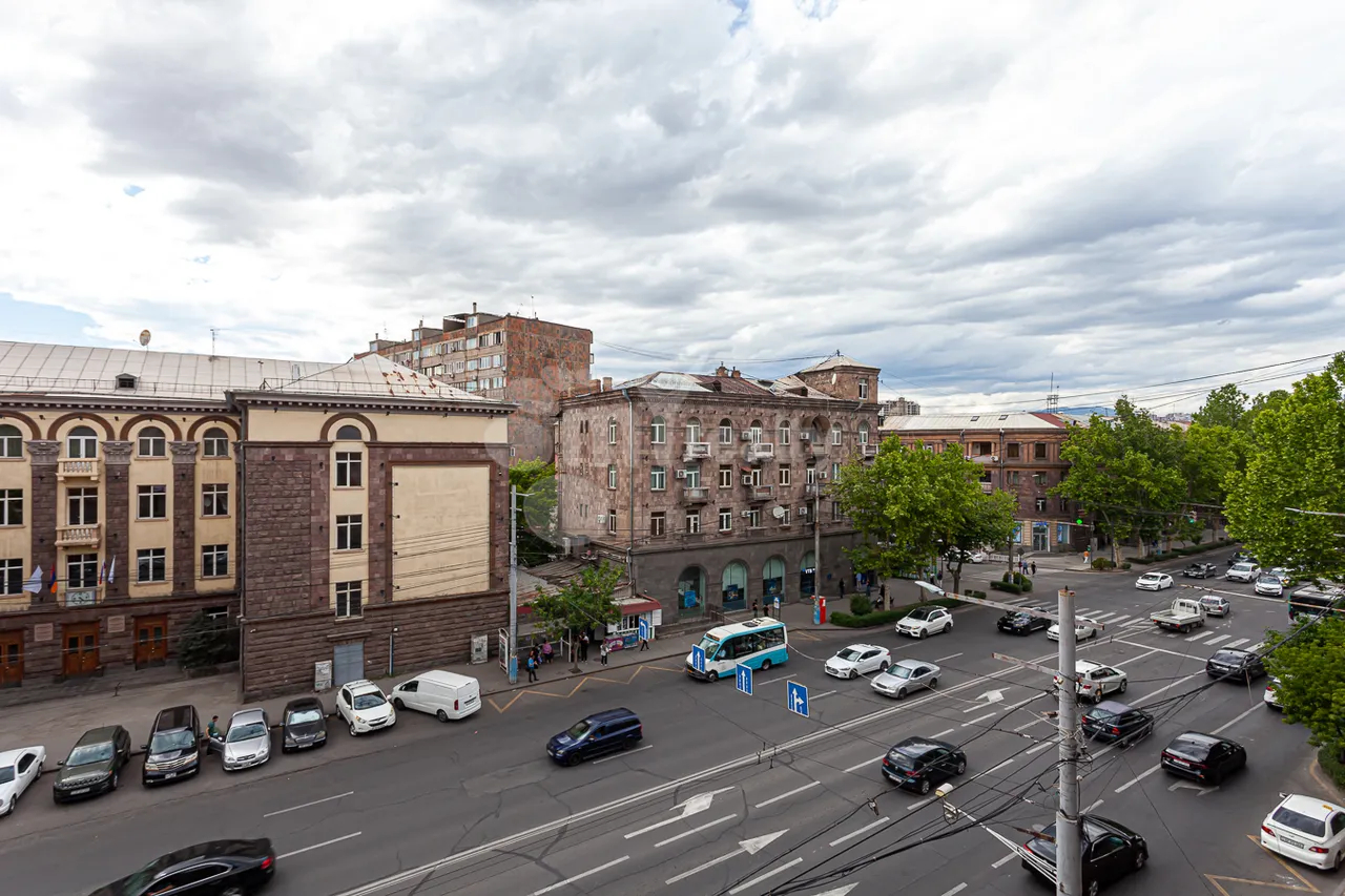 3 bedroom apartment for sale Tigran Mets Ave, Center Yerevan, 160651