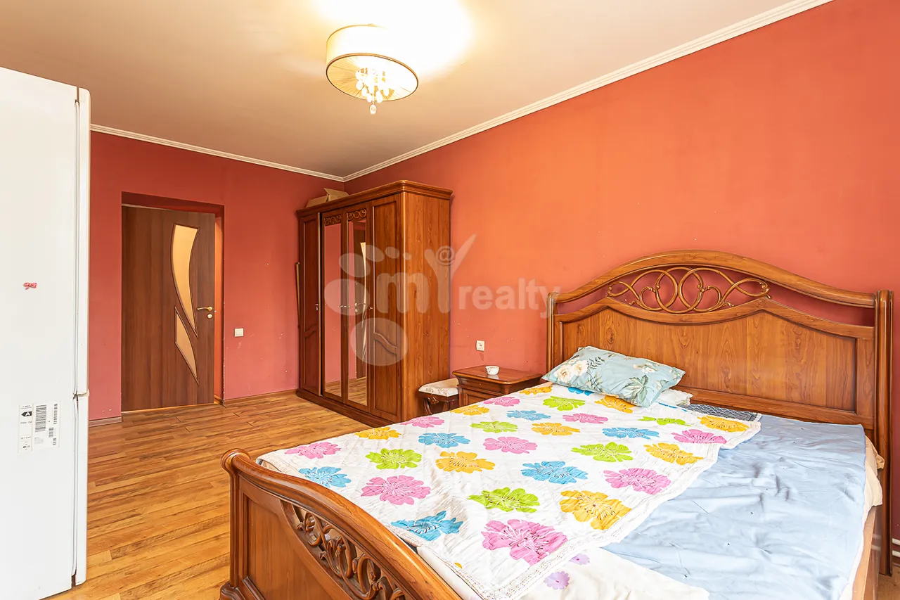 3 bedroom apartment for sale خیابان ابوویان, مرکز شهر ایروان, 157549