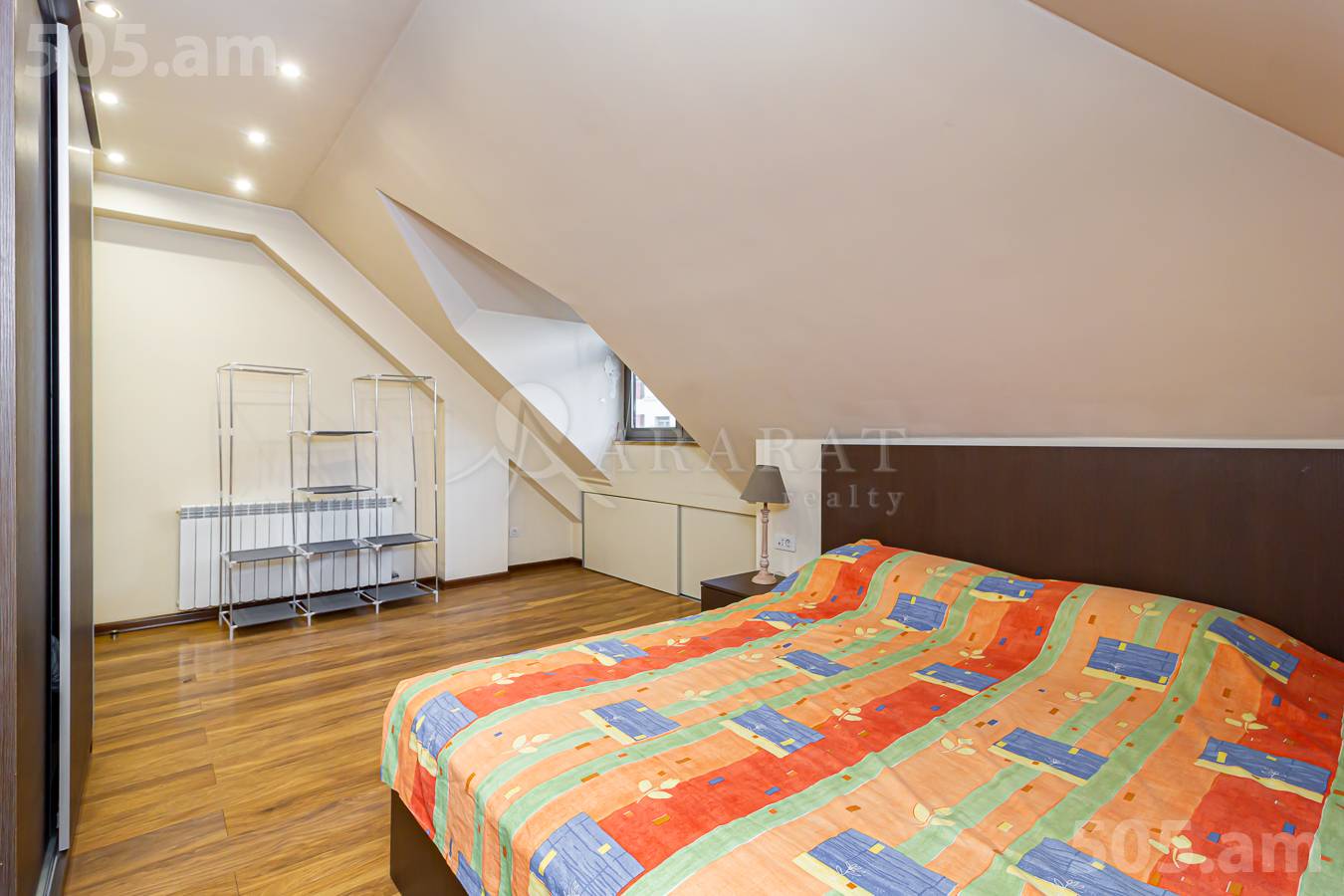 3 սենյականոց բնակարան  Անտառային փող, Կենտրոն Երևան, 153225