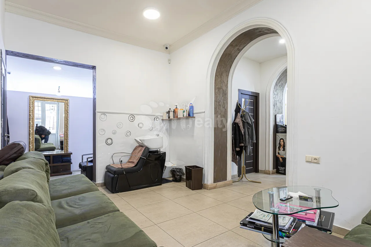 Commercial for sale خیابان ماشتوتس, مرکز شهر ایروان, 158298