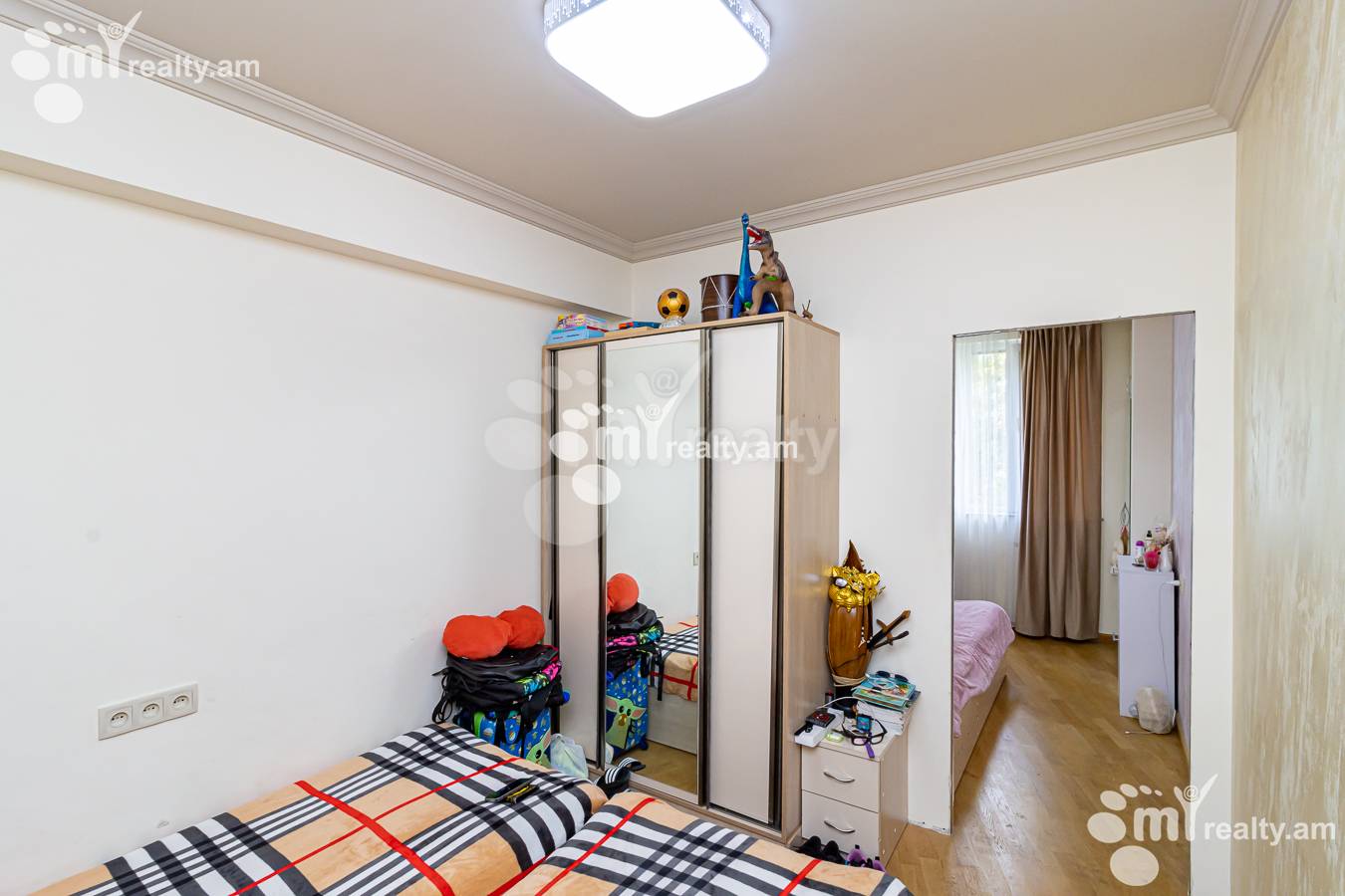 3 bedroom apartment for sale خیابان ناردُس, مرکز شهر ایروان, 139059