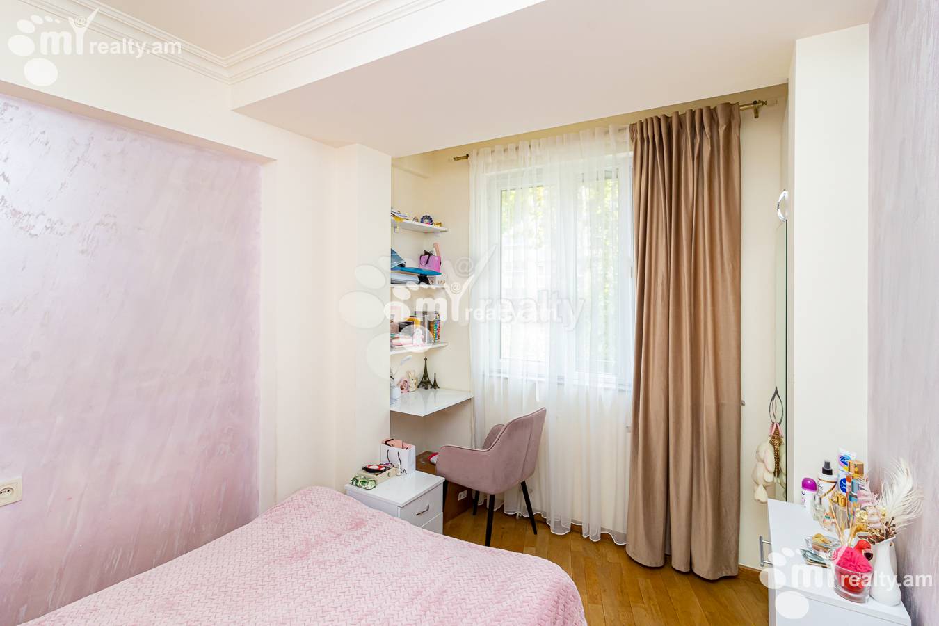 3 bedroom apartment for sale خیابان ناردُس, مرکز شهر ایروان, 139059