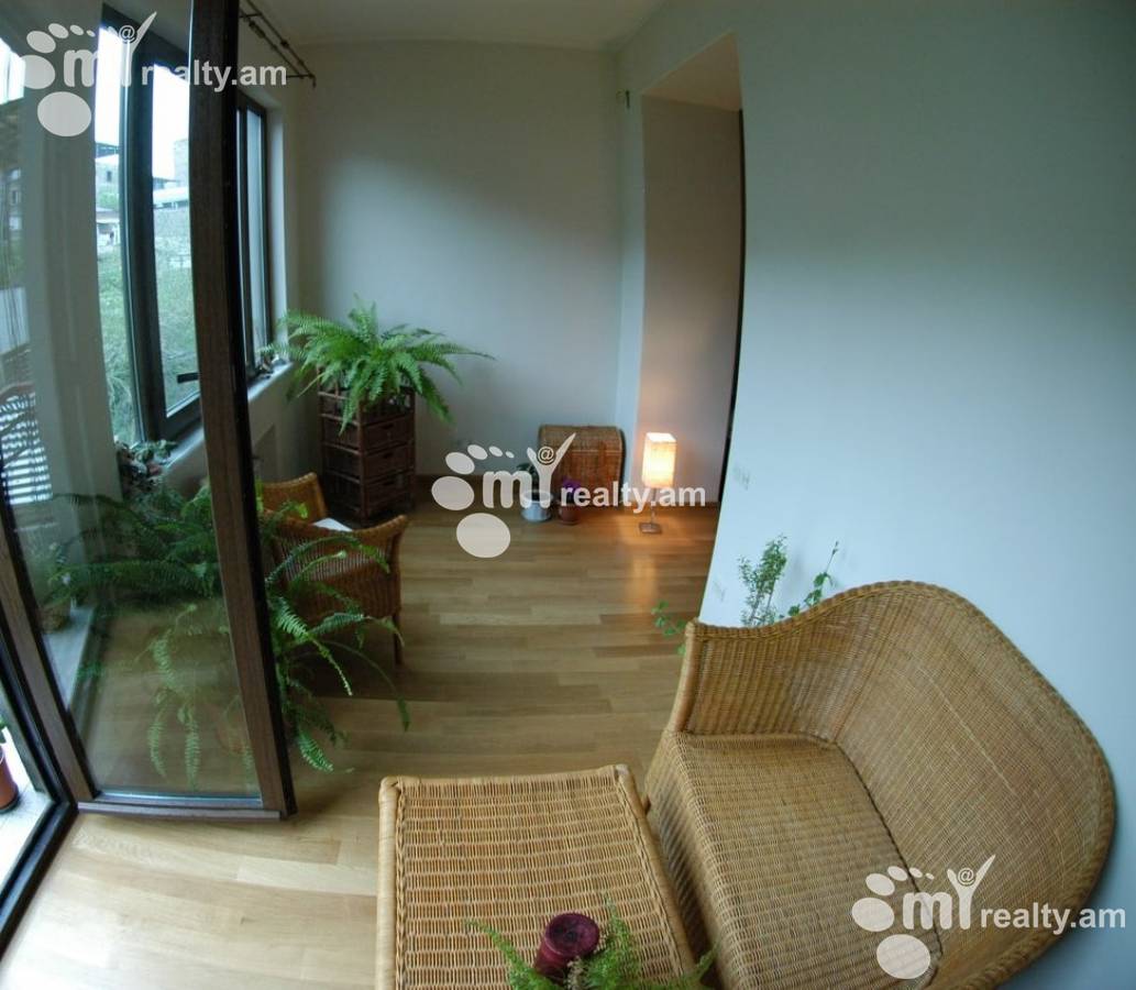 3 սենյականոց բնակարան  Չարենցի փող, Կենտրոն Երևան, 123038