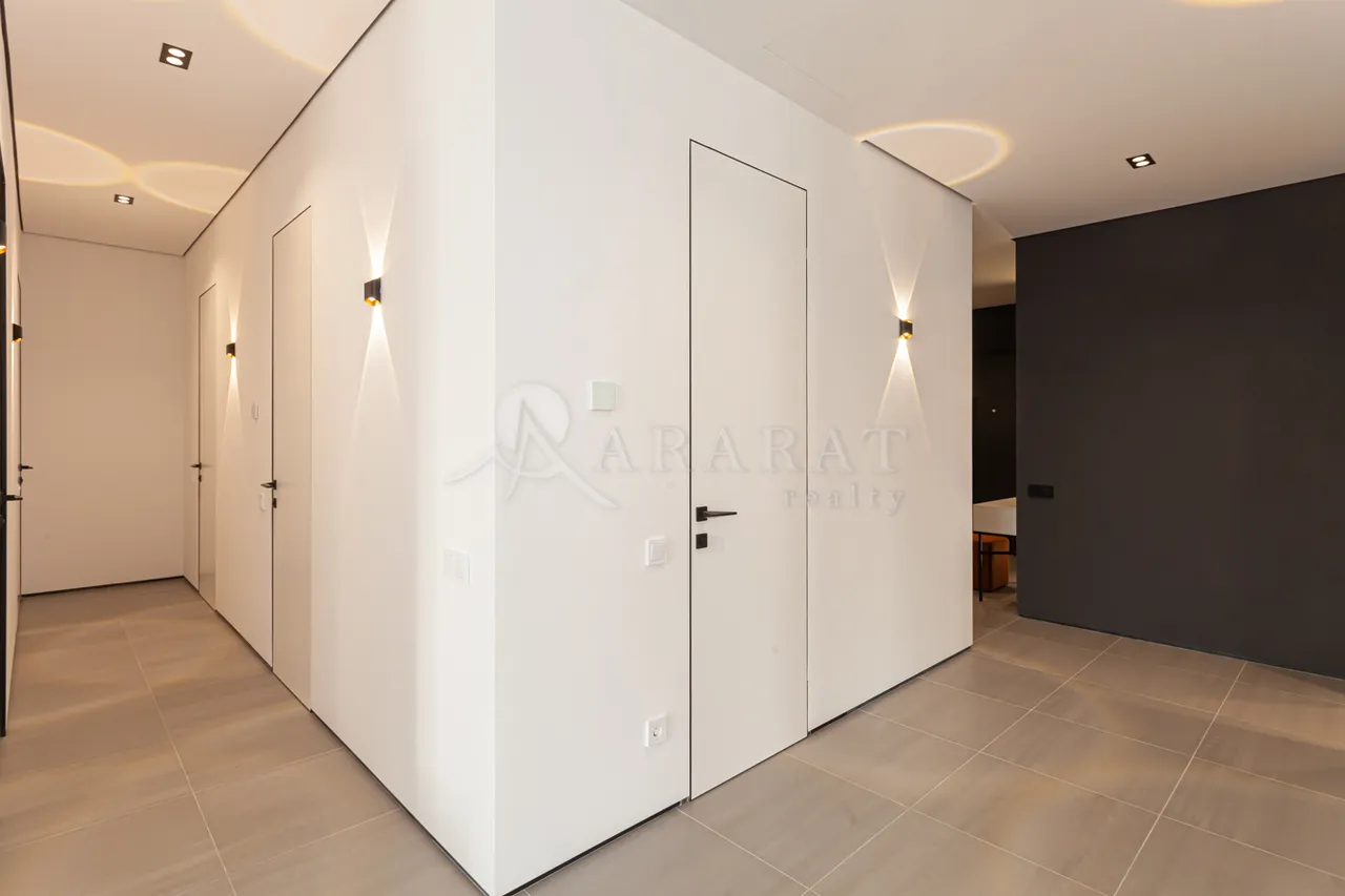 4 bedroom apartment for sale Aram St, Center Yerevan, 158707
