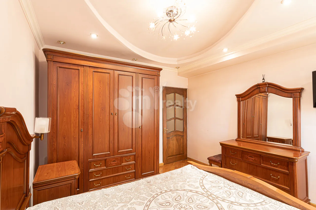 2 bedroom apartment for rent Saryan St, Center Yerevan, 158915