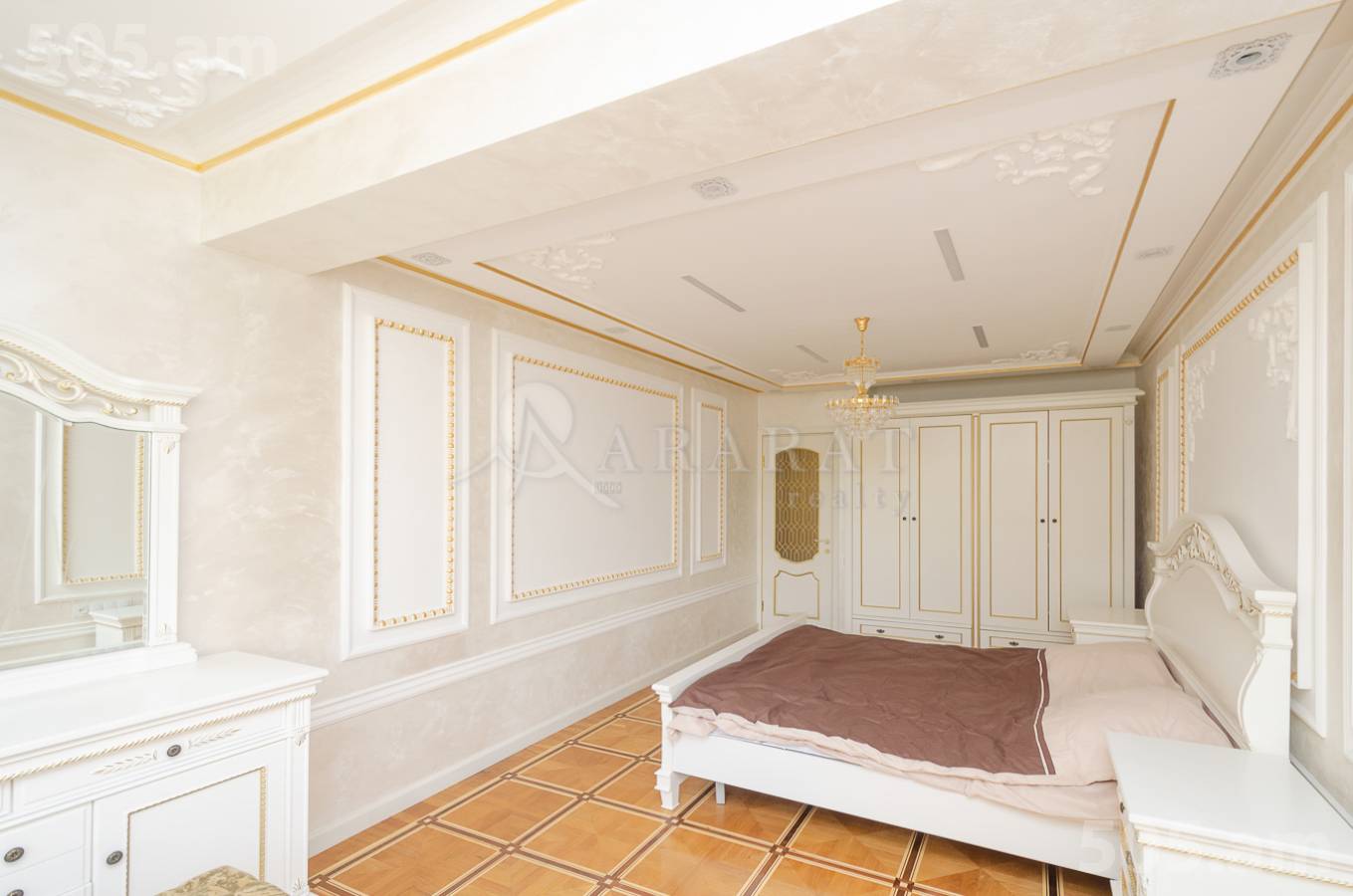 4 bedroom apartment for sale خیابان برادران اوربِلی, عربگیر ایروان, 138140