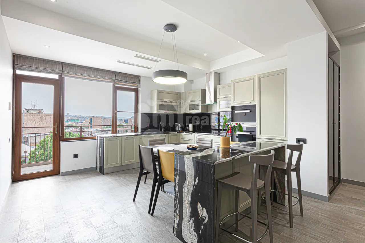 3 bedroom apartment for sale rue d'Amiryan, Center Yerevan, 161375