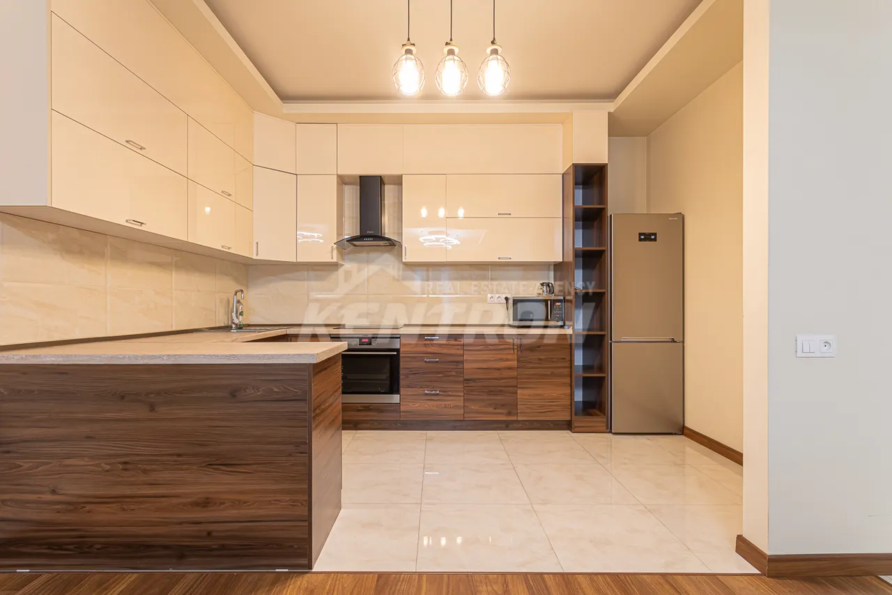 3 սենյականոց բնակարան վարձով Սայաթ-Նովայի պող, Կենտրոն Երևան, 158192