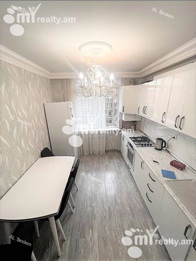 3 bedroom apartment for rent خیابان چارِنتس, مرکز شهر ایروان, 124441