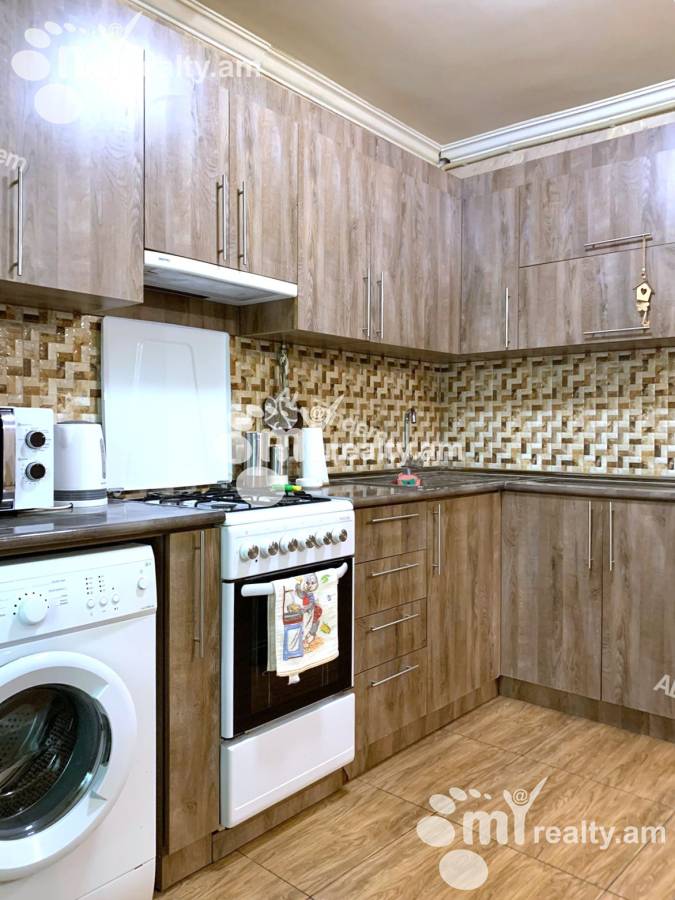 Снять 2 комнатную квартиру Бузанд ул, Центр Ереван, 136252