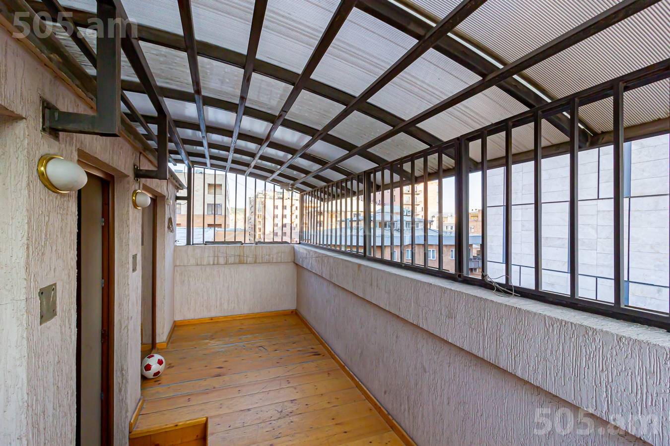 5 սենյականոց բնակարան  Պուշկինի փող, Կենտրոն Երևան, 152544