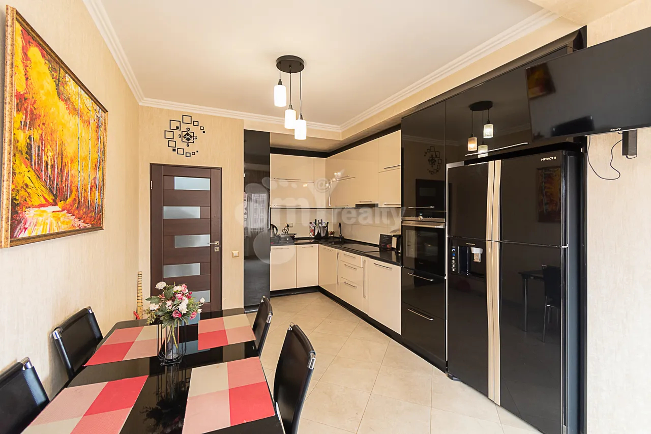 Купить 4 комнатную квартиру Адонц ул, Арабкир Ереван, 159530