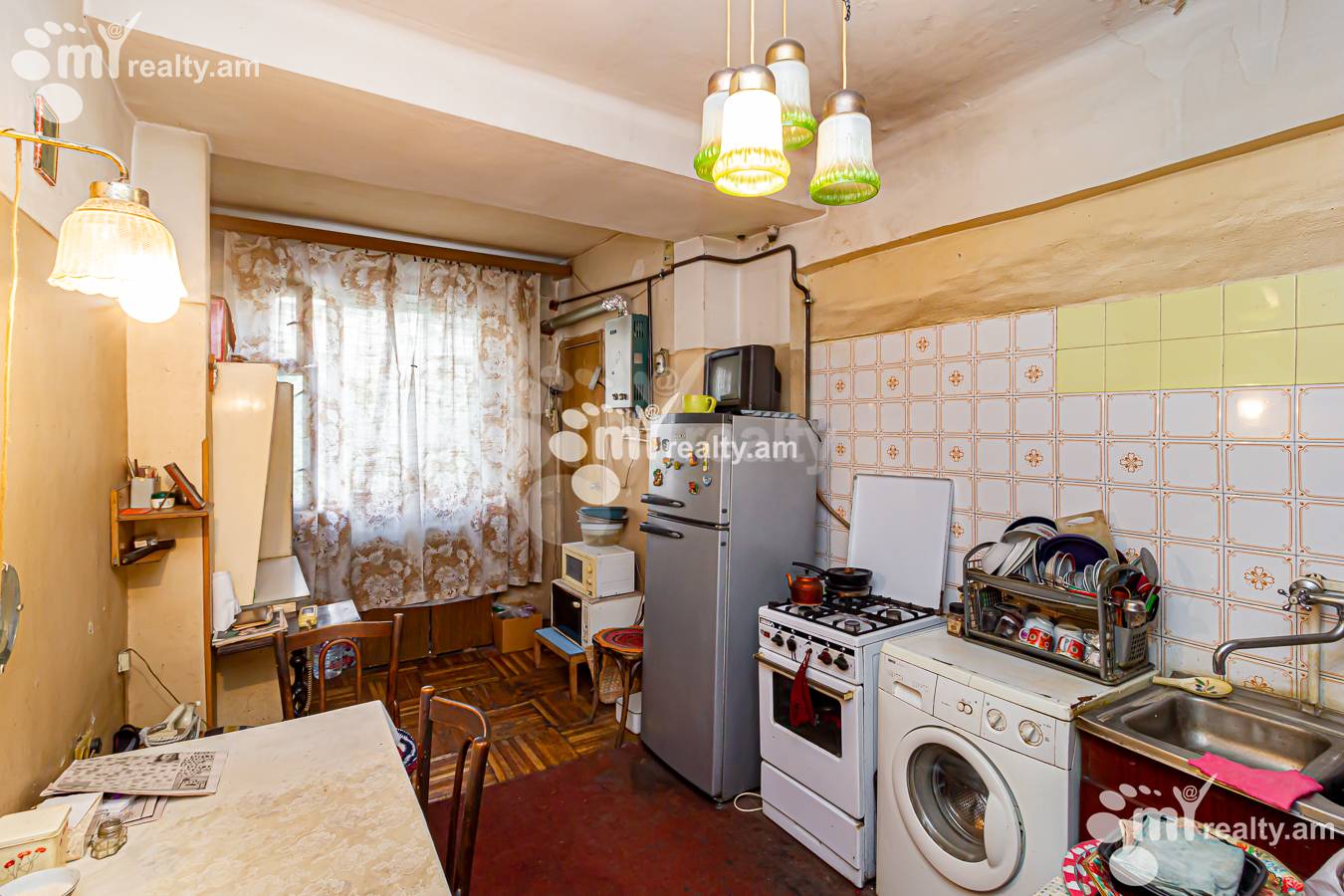 Купить 2 комнатную квартиру Заварян ул, Центр Ереван, 154228