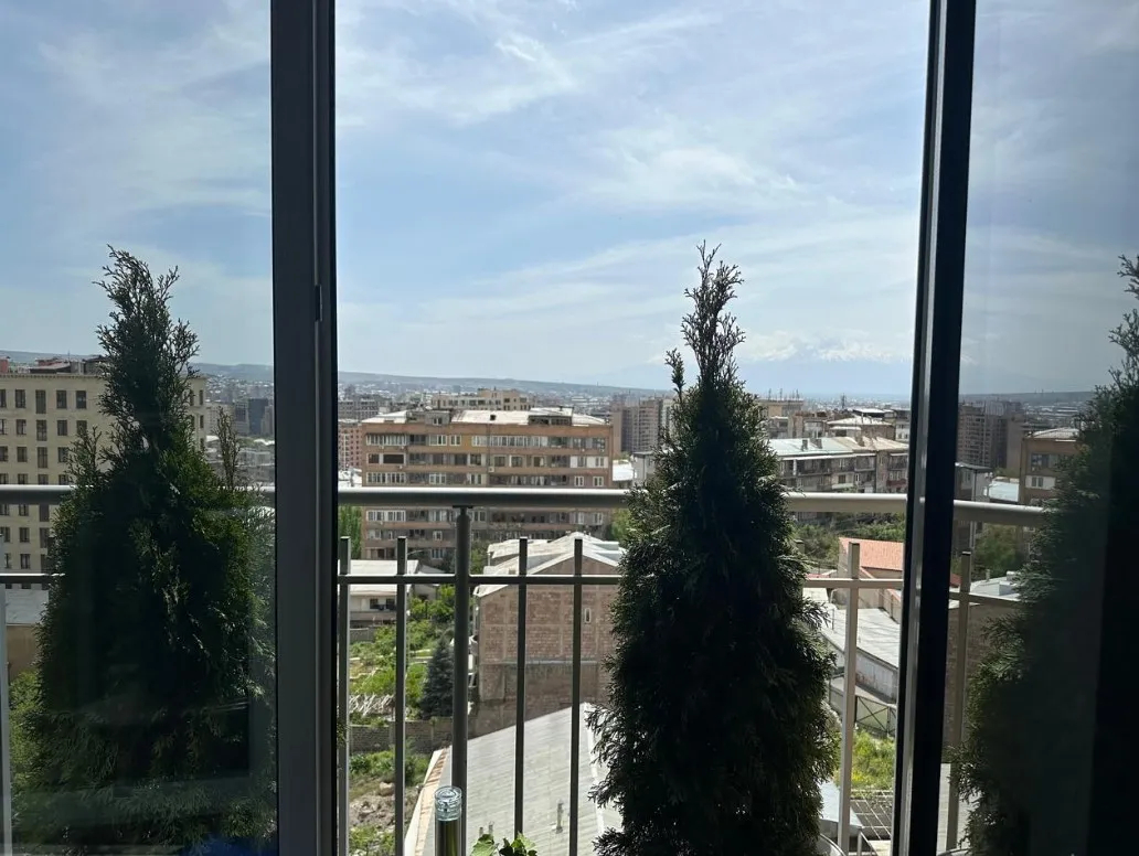 3 սենյականոց բնակարան  Դ. Դեմիրճյան փող, Կենտրոն Երևան, 161264
