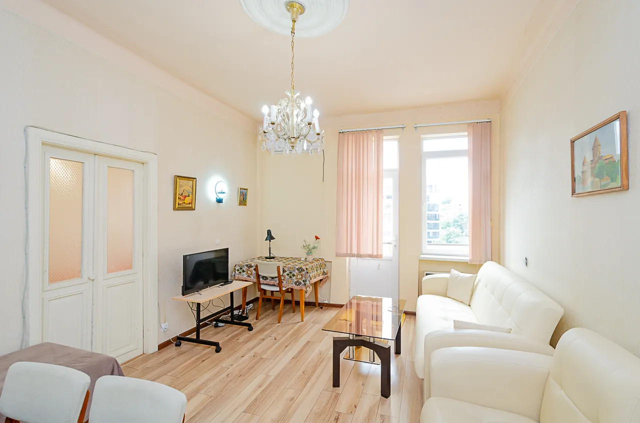 2 bedroom apartment for rent Saryan St, Center Yerevan, 161914