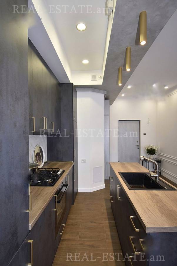 3 bedroom apartment for sale Antarayin St, Center Yerevan, 103041