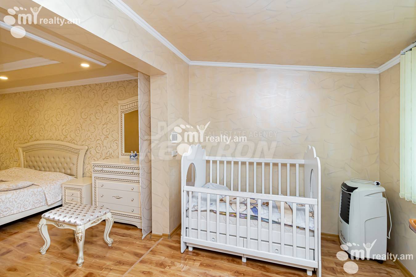 Купить 5 комнатную квартиру Г.Кочар ул, Арабкир Ереван, 154320