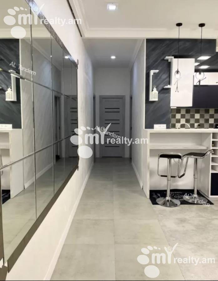 4 bedroom apartment for sale خیابان آرگیشتی, مرکز شهر ایروان, 126096