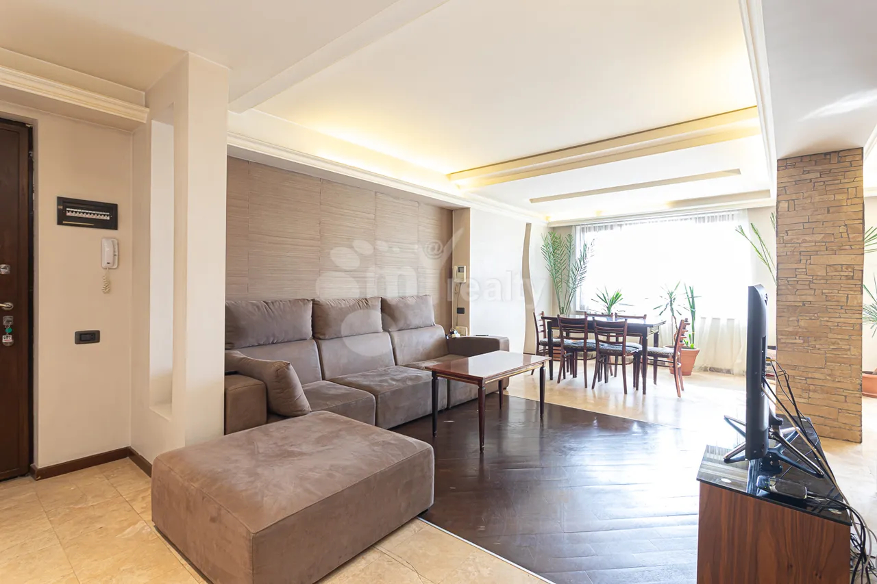 3 bedroom apartment for sale خیابان گولبِنکیان, عربگیر ایروان, 157210