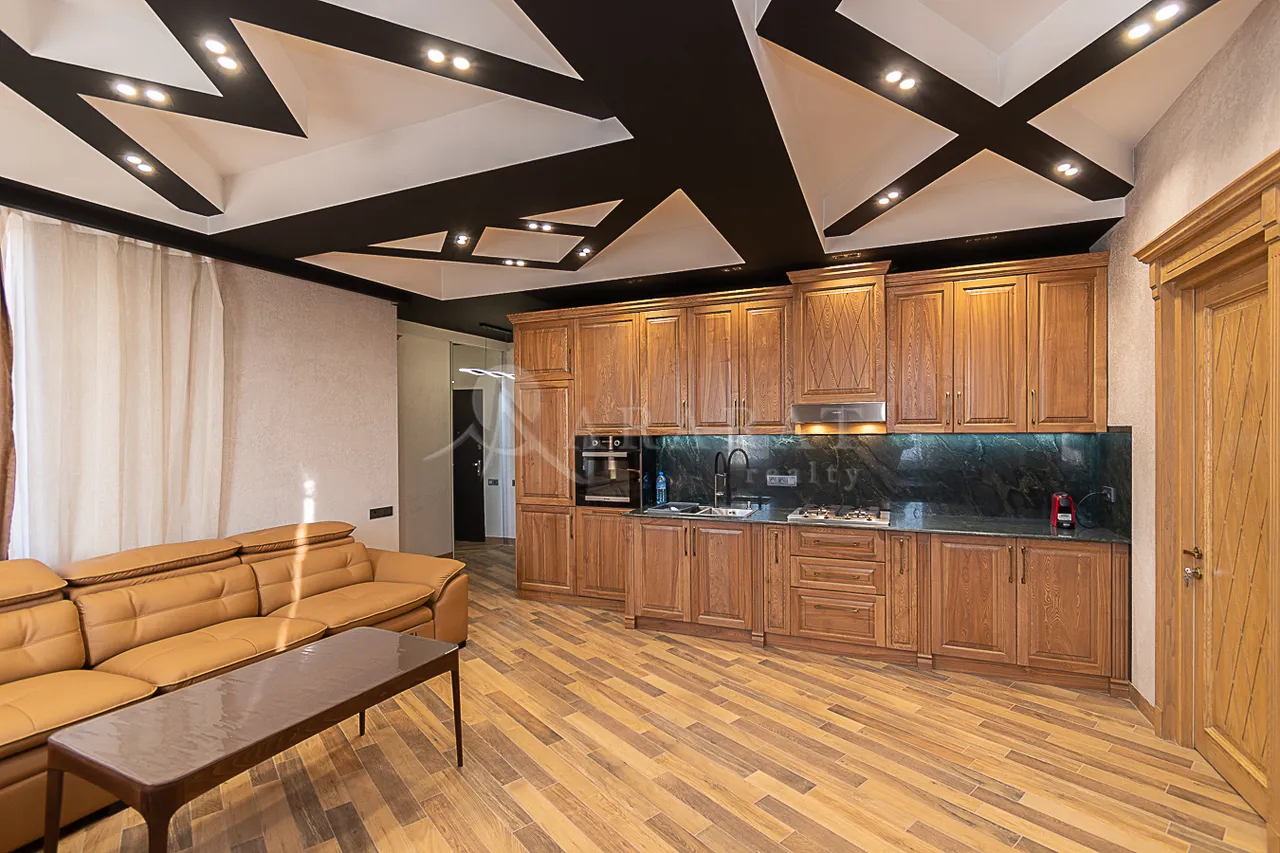 3 սենյականոց բնակարան վարձով Անտառային, Գ.Էմինի փող., Կենտրոն Երևան, 159430