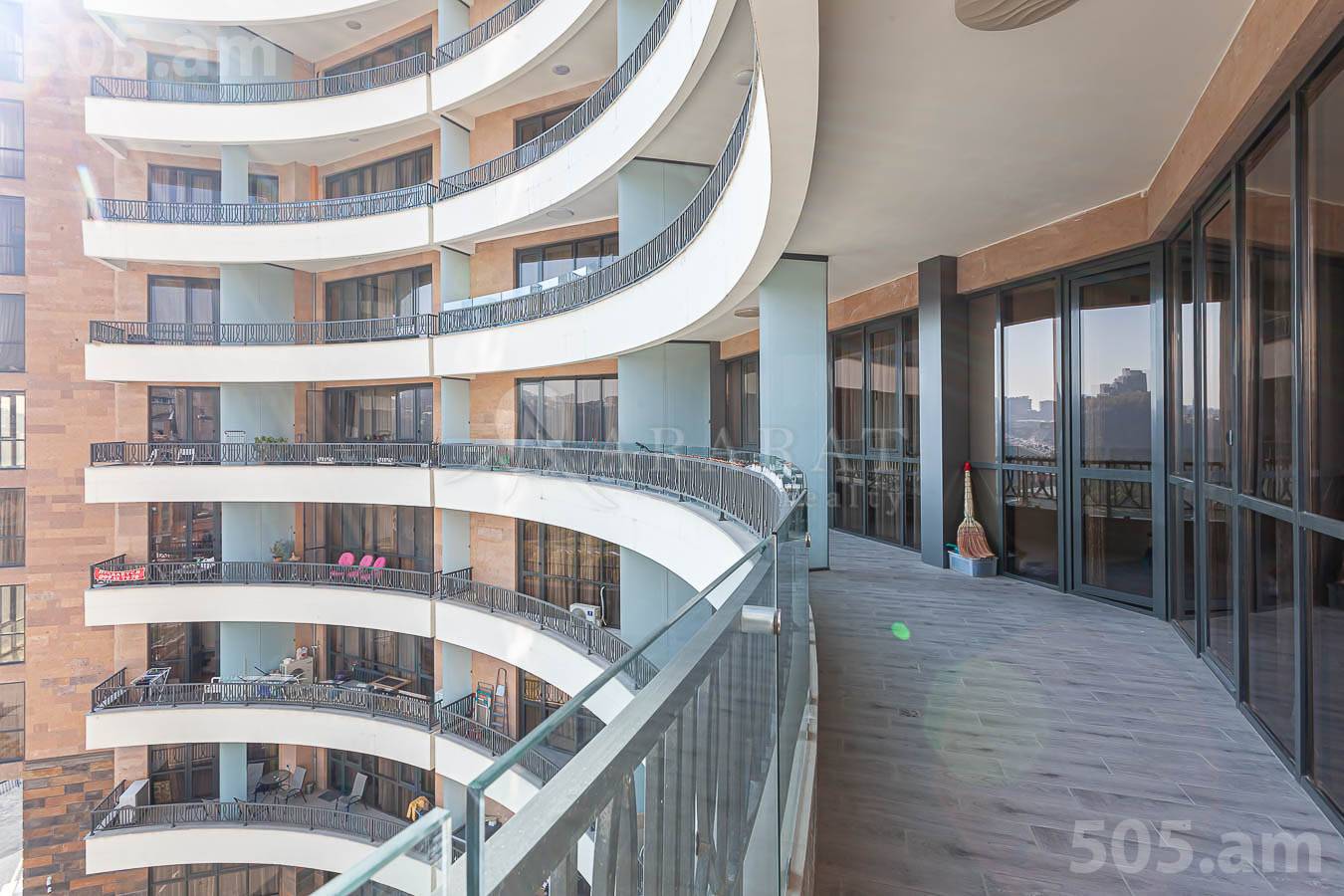 Купить 5 комнатную квартиру Сасна Црер ул., Давташен Ереван, 154845