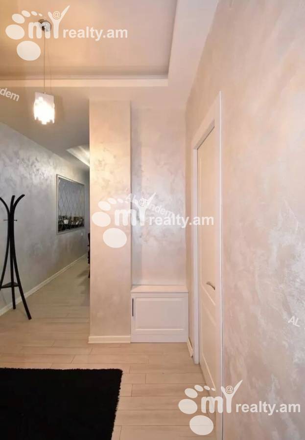 Купить 3 комнатную квартиру Антараин ул, Центр Ереван, 128202