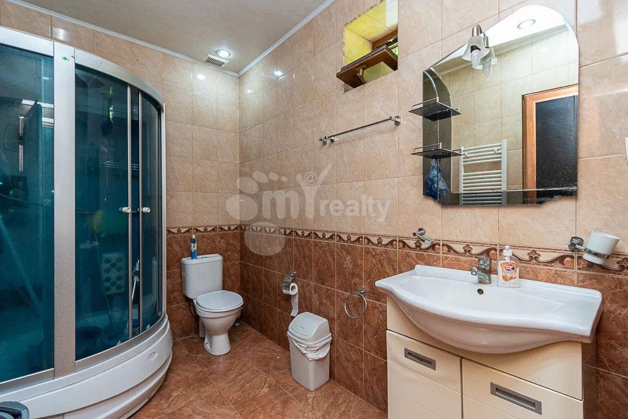 House for sale Melqumov St, Adjapnyak Yerevan, 160638