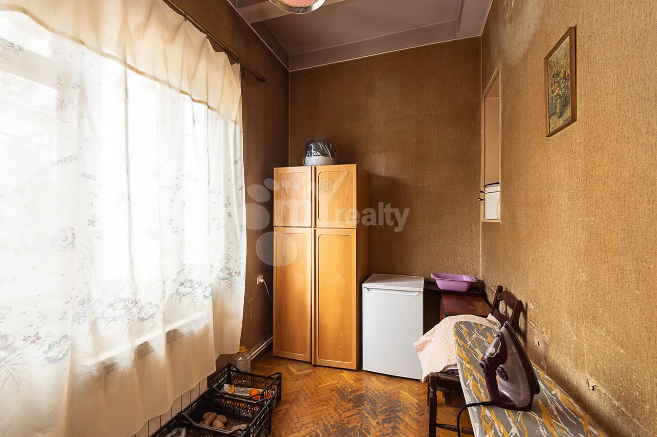 3 bedroom apartment for sale Tumanyan St, Center Yerevan, 160107