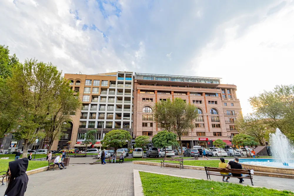 norakaruyc-bnakaran/4-senyakanoc/Hanrapetutyan+St/Center/Yerevan