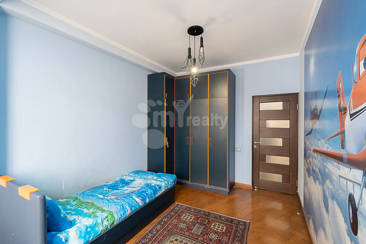 Купить 4 комнатную квартиру Адонц ул, Арабкир Ереван, 159530