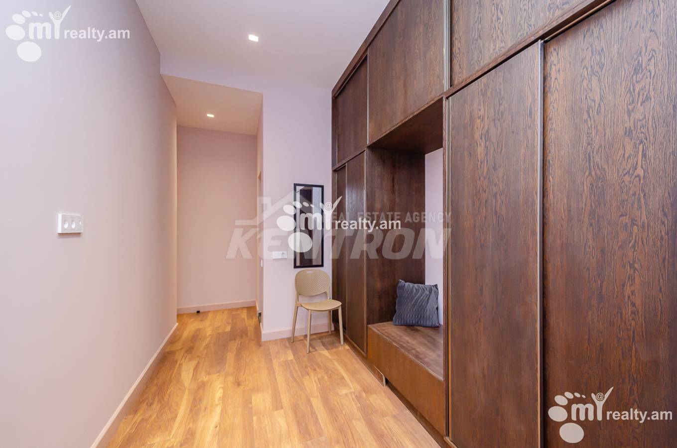 Купить 3 комнатную квартиру Ахбюр Сероб ул, Арабкир Ереван, 152788