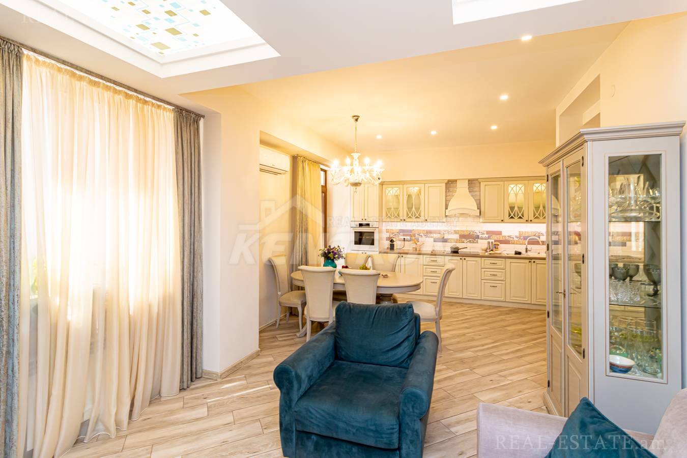 4 սենյականոց բնակարան  Ադոնց փող, Արաբկիր Երևան, 139908