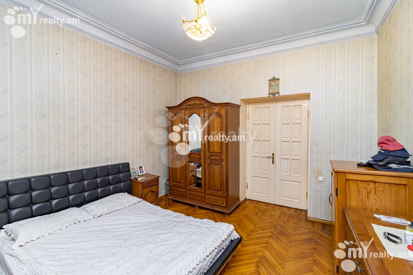 3 bedroom apartment for rent Khanjyan St, Center Yerevan, 148957