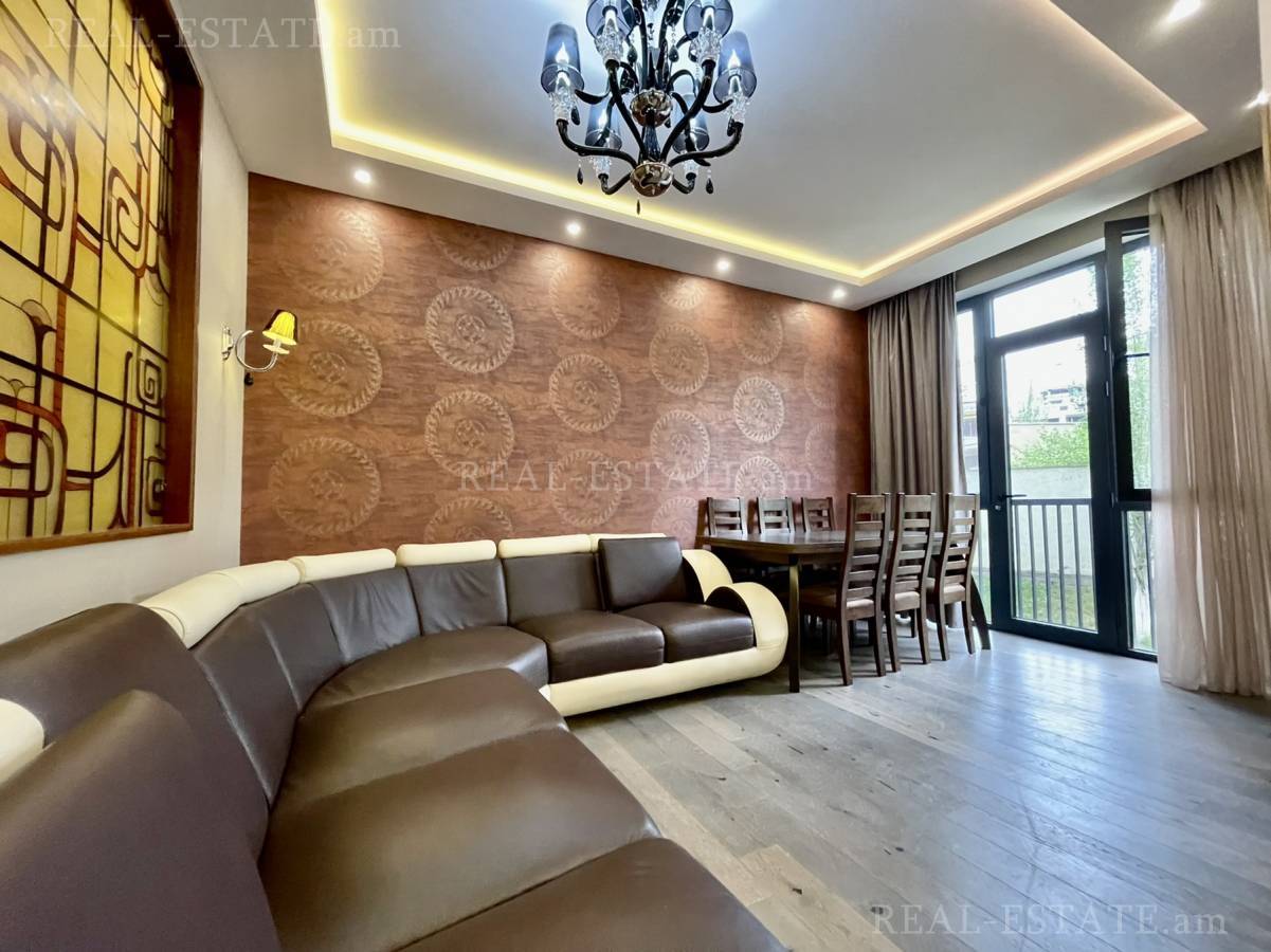 3 bedroom apartment for rent Antarayin St, Center Yerevan, 136837