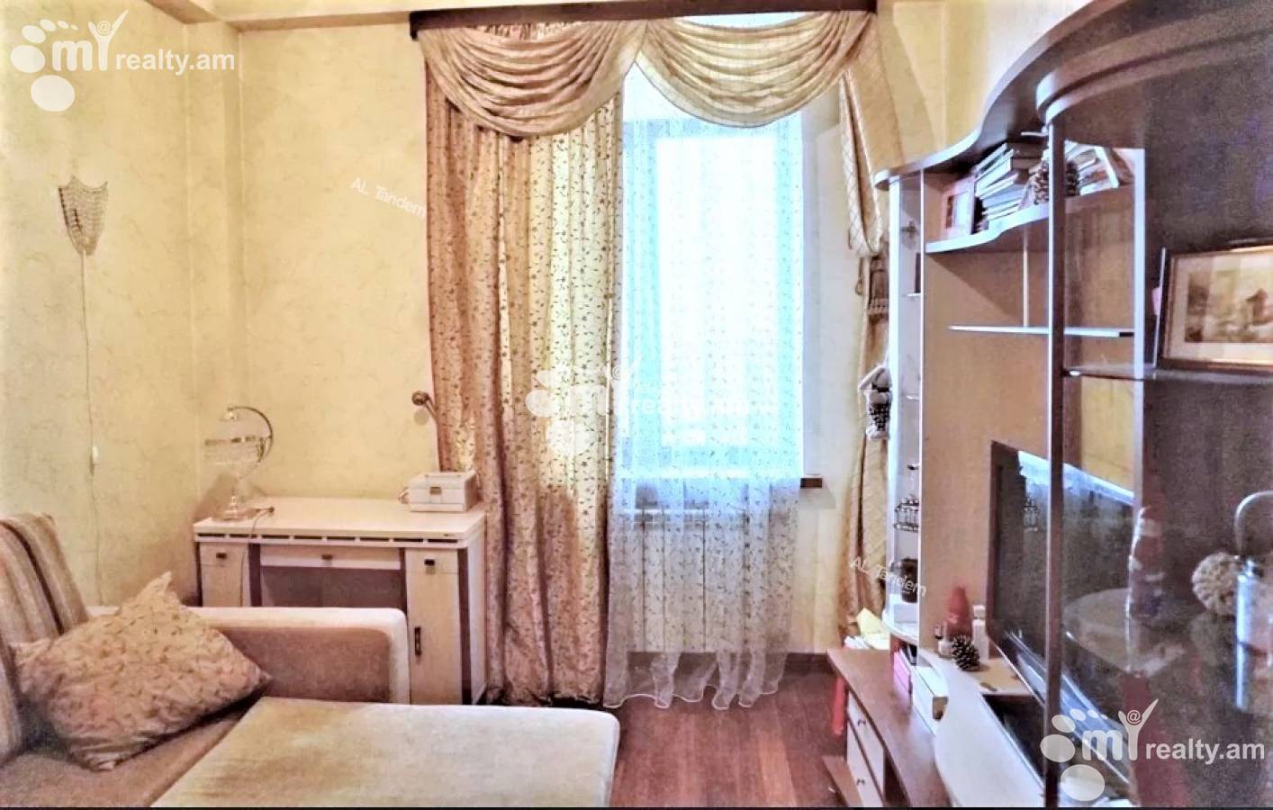 3 սենյականոց բնակարան  Չարենցի փող, Կենտրոն Երևան, 125709