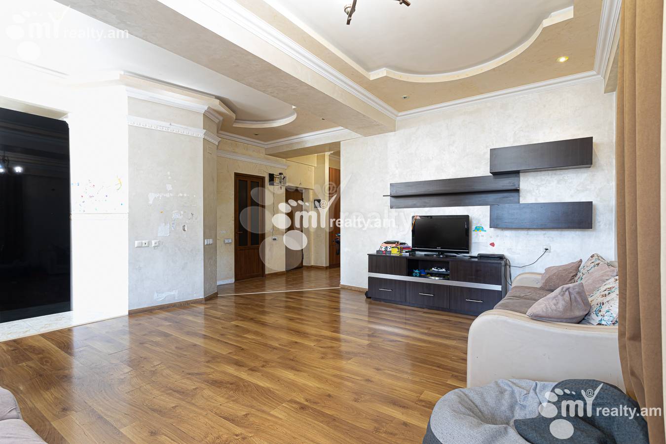 3 bedroom apartment for sale خیابان م. خورِناتسی, مرکز شهر ایروان, 156169