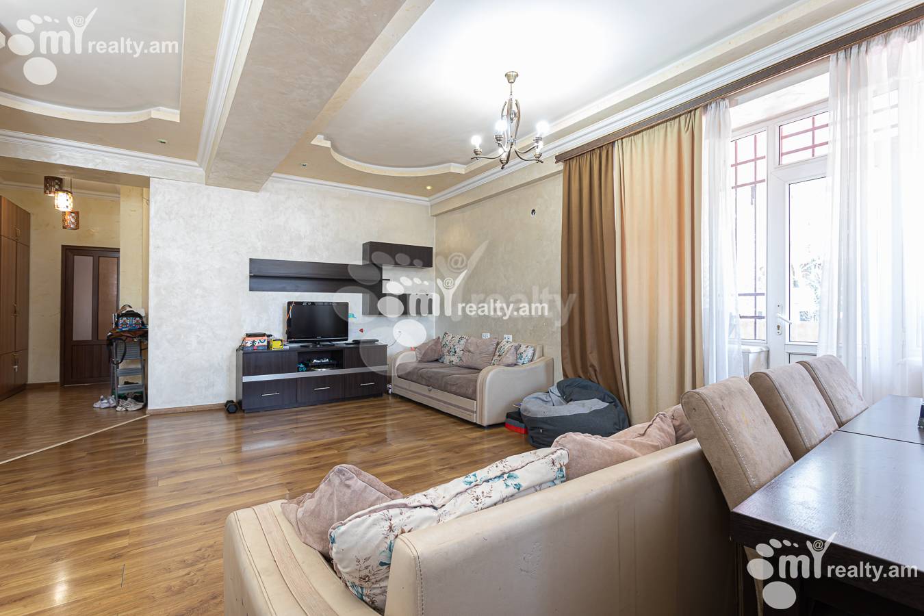 3 bedroom apartment for sale خیابان م. خورِناتسی, مرکز شهر ایروان, 156169