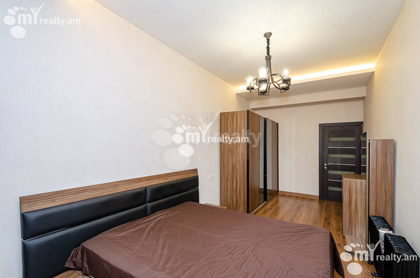 3 սենյականոց բնակարան  Ամիրյան փող, Կենտրոն Երևան, 146155