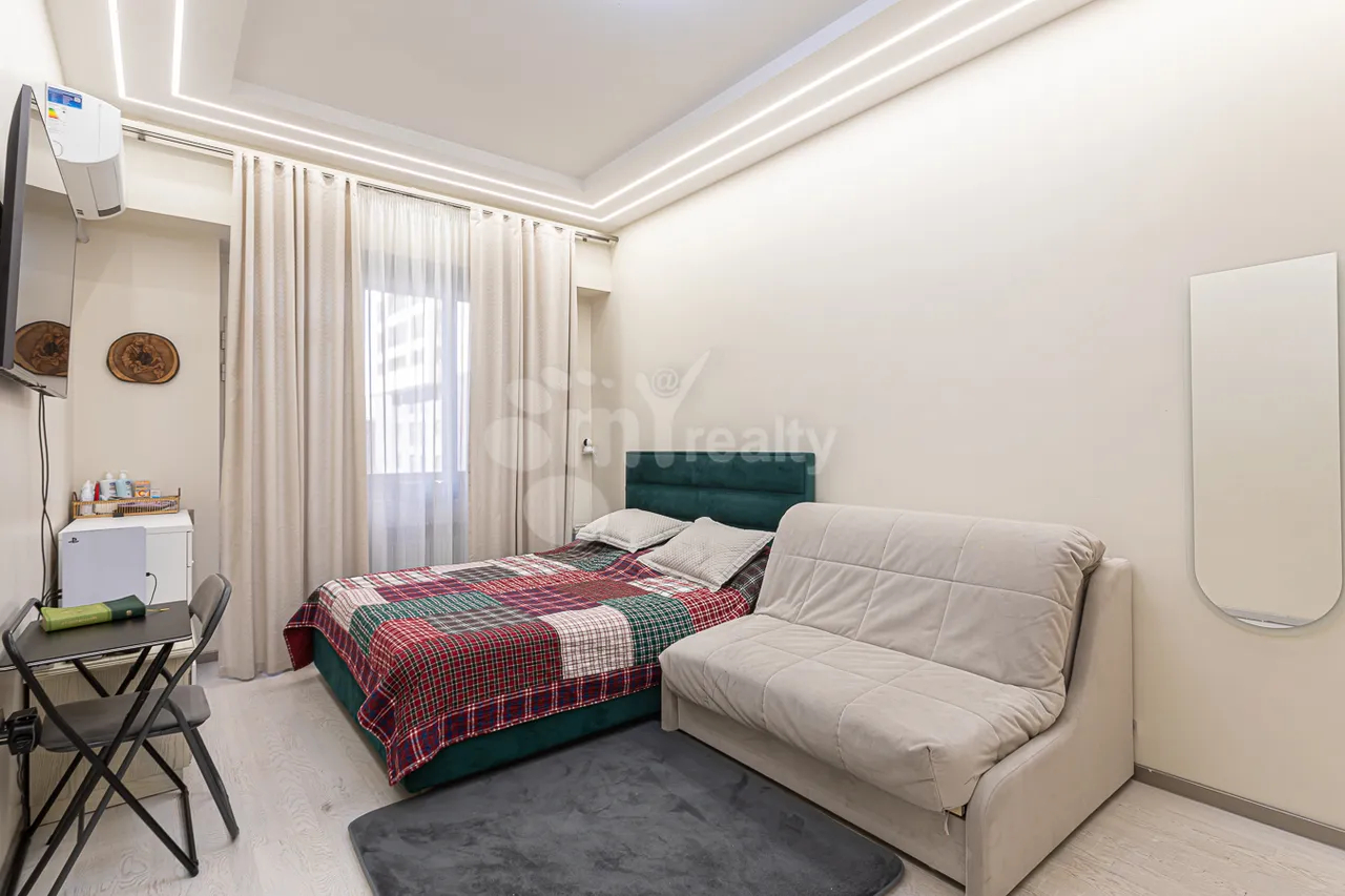 Купить 3 комнатную квартиру Бузанд ул, Центр Ереван, 159659