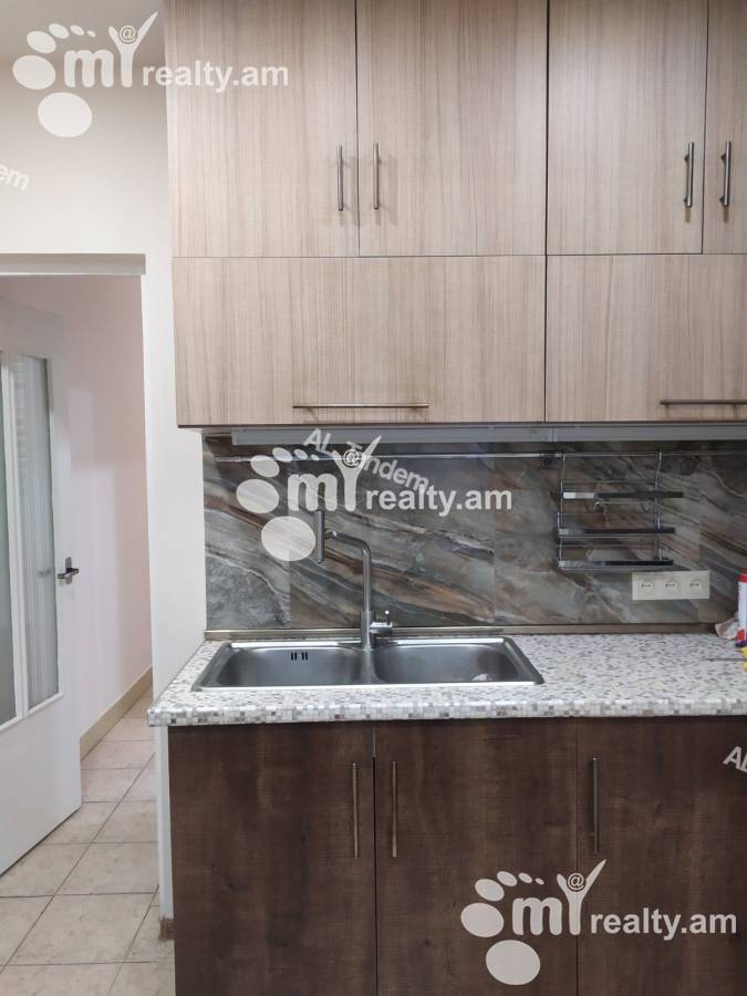 3 bedroom apartment for rent Abovyan St, Center Yerevan, 142503