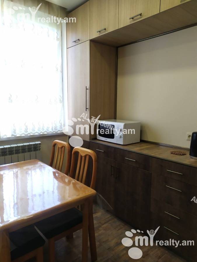 3 bedroom apartment for rent Abovyan St, Center Yerevan, 142503