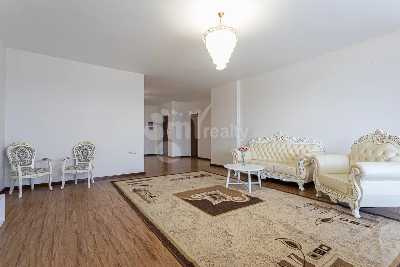 4 bedroom apartment for rent Amiryan St, Center Yerevan, 160919