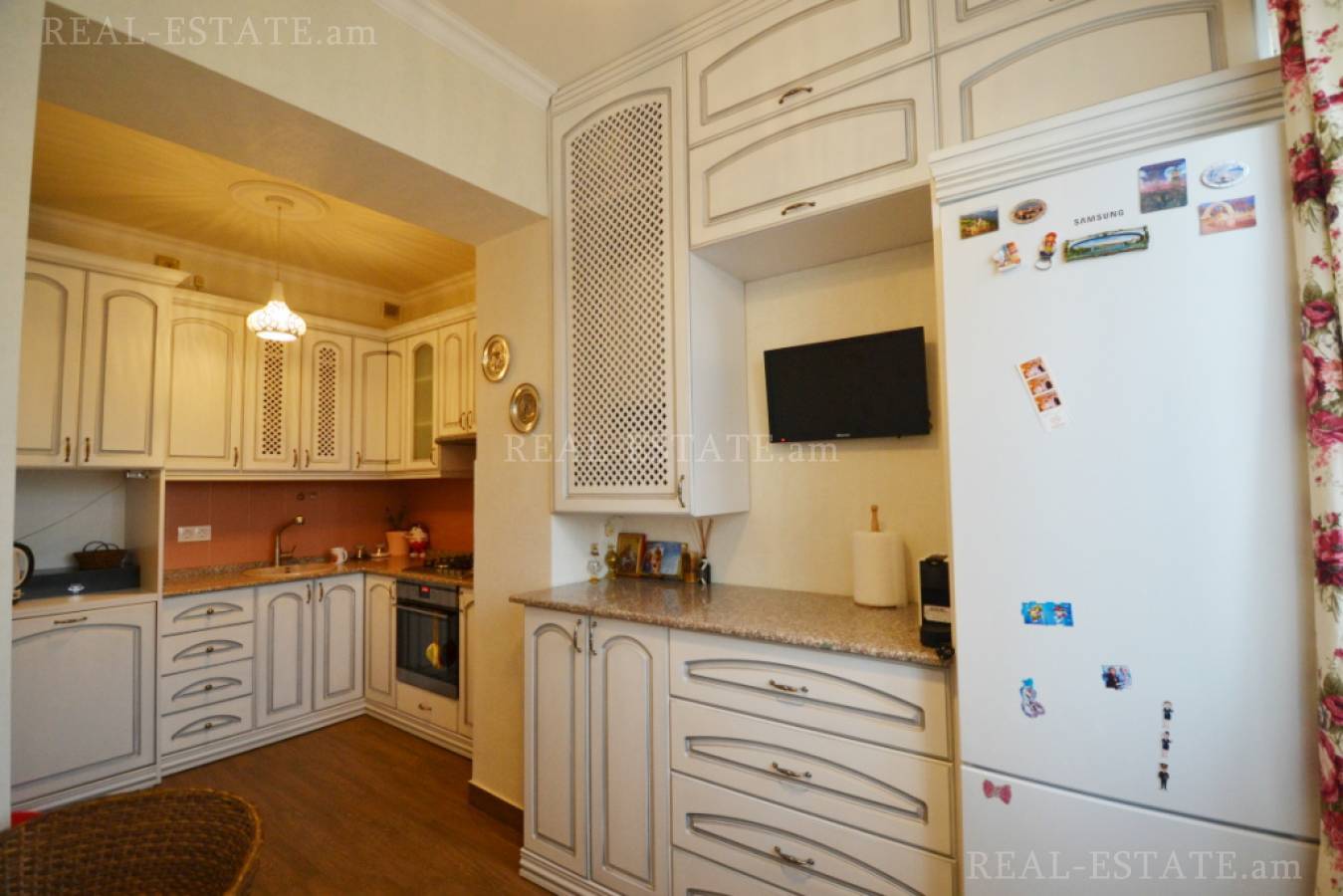 Купить 3 комнатную квартиру Орбели Ехбайрнери ул, Арабкир Ереван, 117321