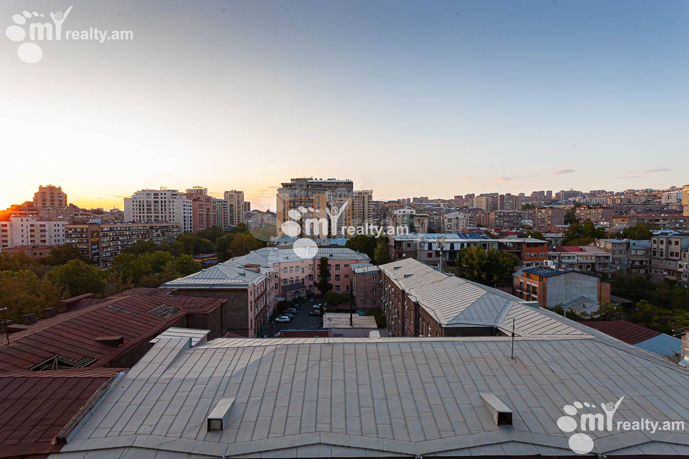 Купить 3 комнатную квартиру Кохбаци ул, Центр Ереван, 154527