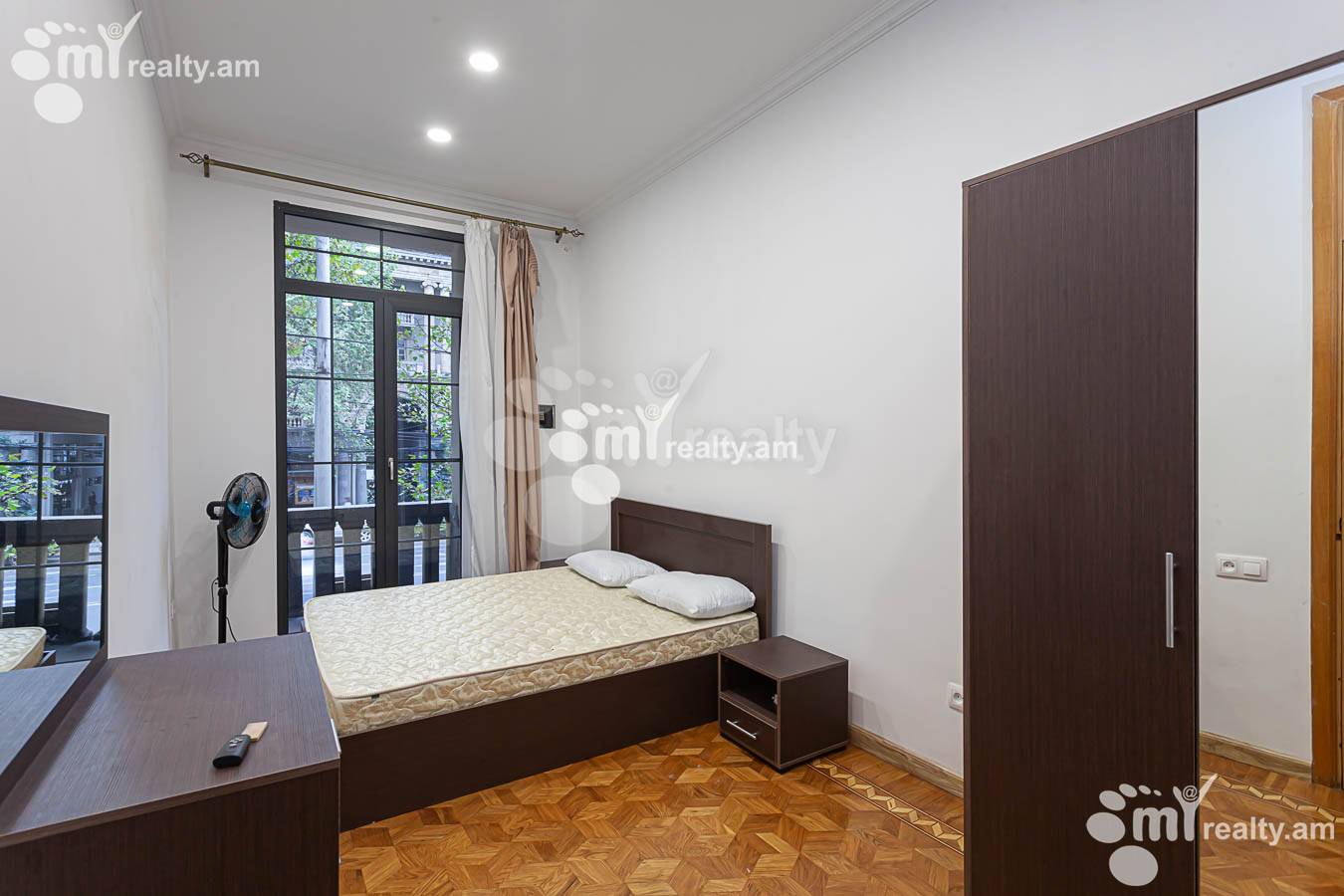 4 bedroom apartment for rent Mashtots Ave, Center Yerevan, 154255