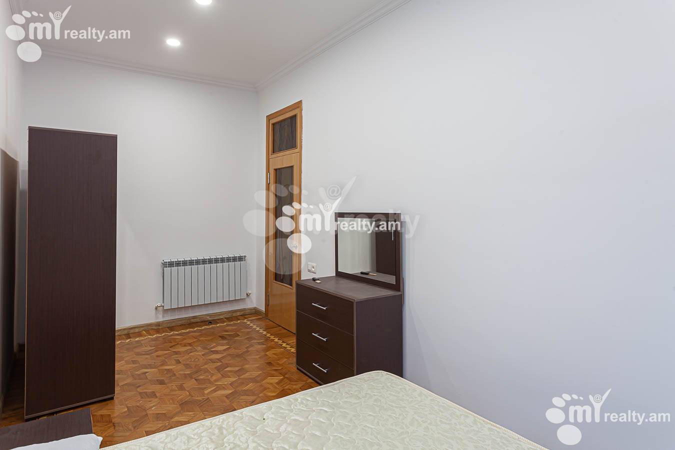 4 bedroom apartment for rent Mashtots Ave, Center Yerevan, 154255