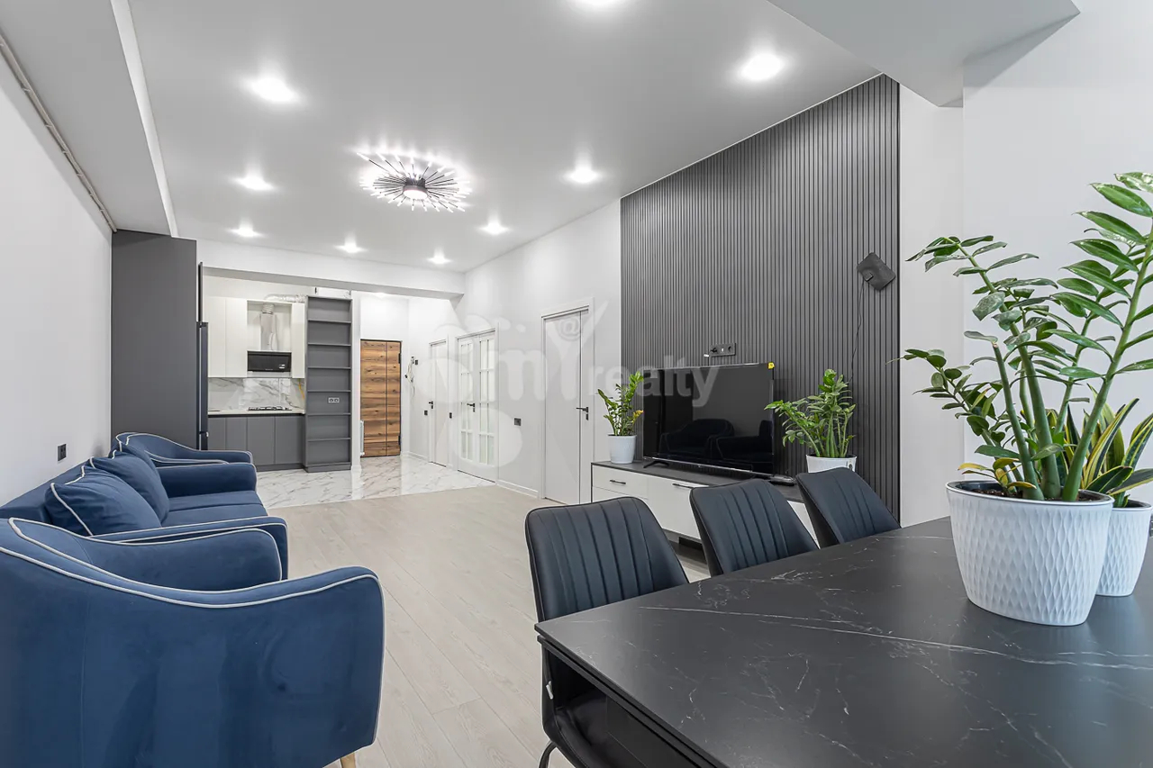 3 bedroom apartment for sale خیابان کومیتاس, عربگیر ایروان, 157458