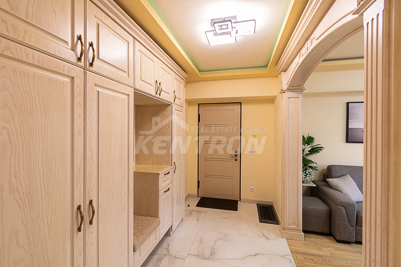 3 bedroom apartment for rent خیابان موسکوویان, مرکز شهر ایروان, 159373